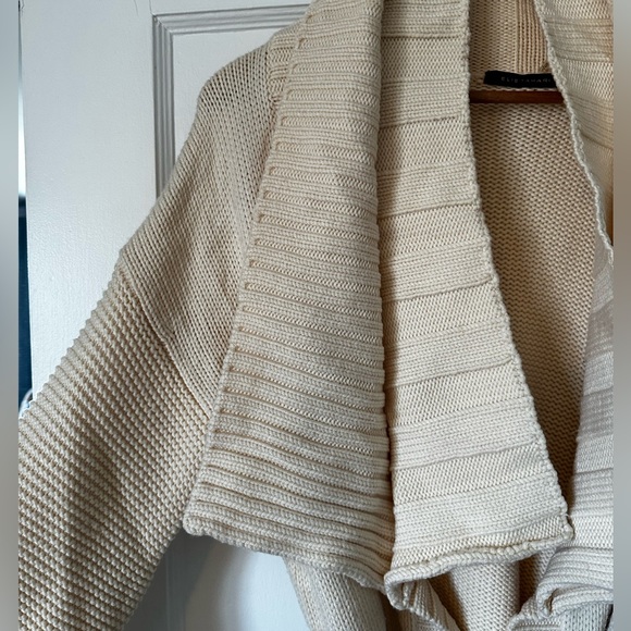 Elie Tahari sweater - Picture 3 of 5